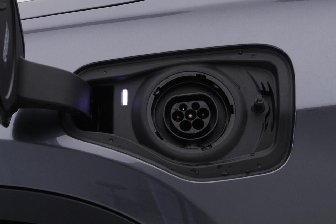 BMW X1 xDrive25e | Active Cruise Controle | 2 jaar BMW Garantie | Camera | Harman Kardon | Stoelverwarming | Head-Up |