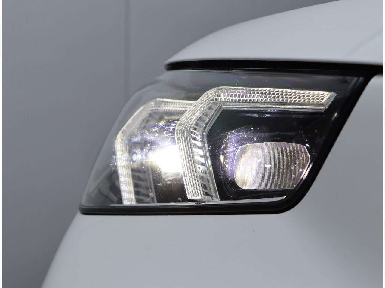 BMW X1 sDrive18i | Leder | Trekhaak | Parkeercamera | Keyless | Org. NL