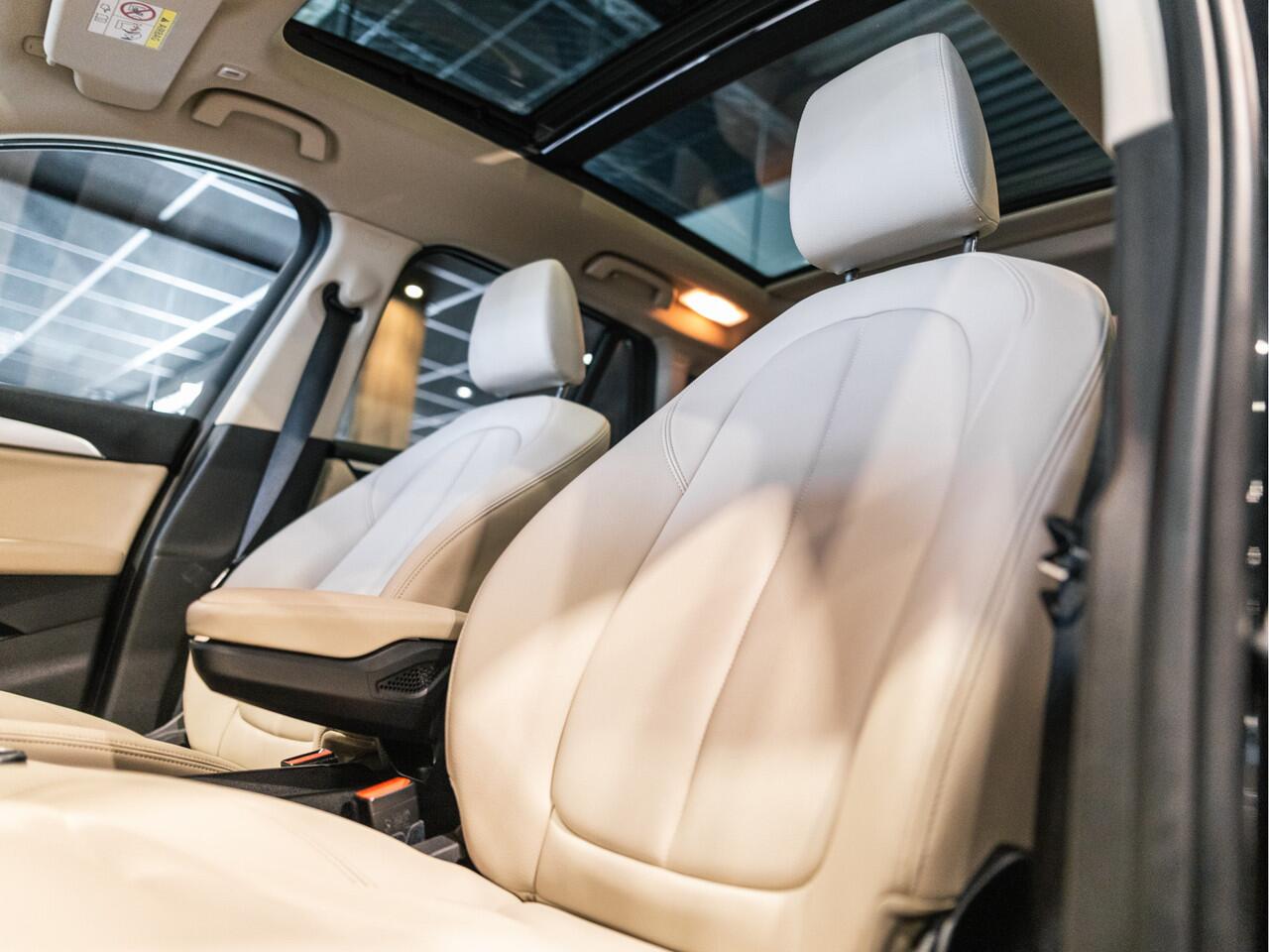 BMW X1 sDrive20i Executive Edition X-Line | Facelift | Panorama | HUD | Leder beige | Camera | NAP