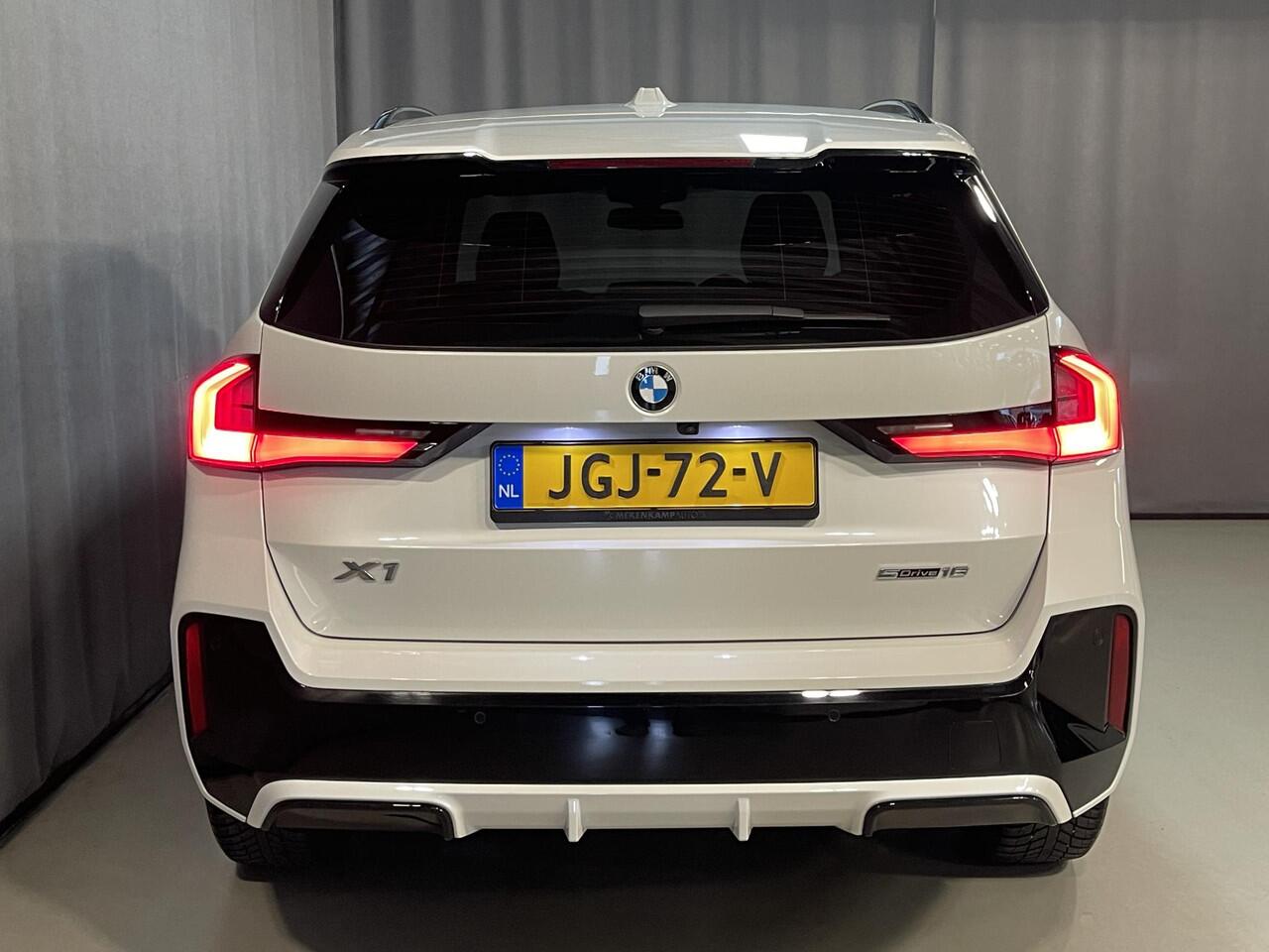 BMW X1 sDrive18i M Sport Shadow Line 18"/Sportstoelen/Adaptieve cruise/Keyless/Stoelverwarming/Camera/Elektrisch klep