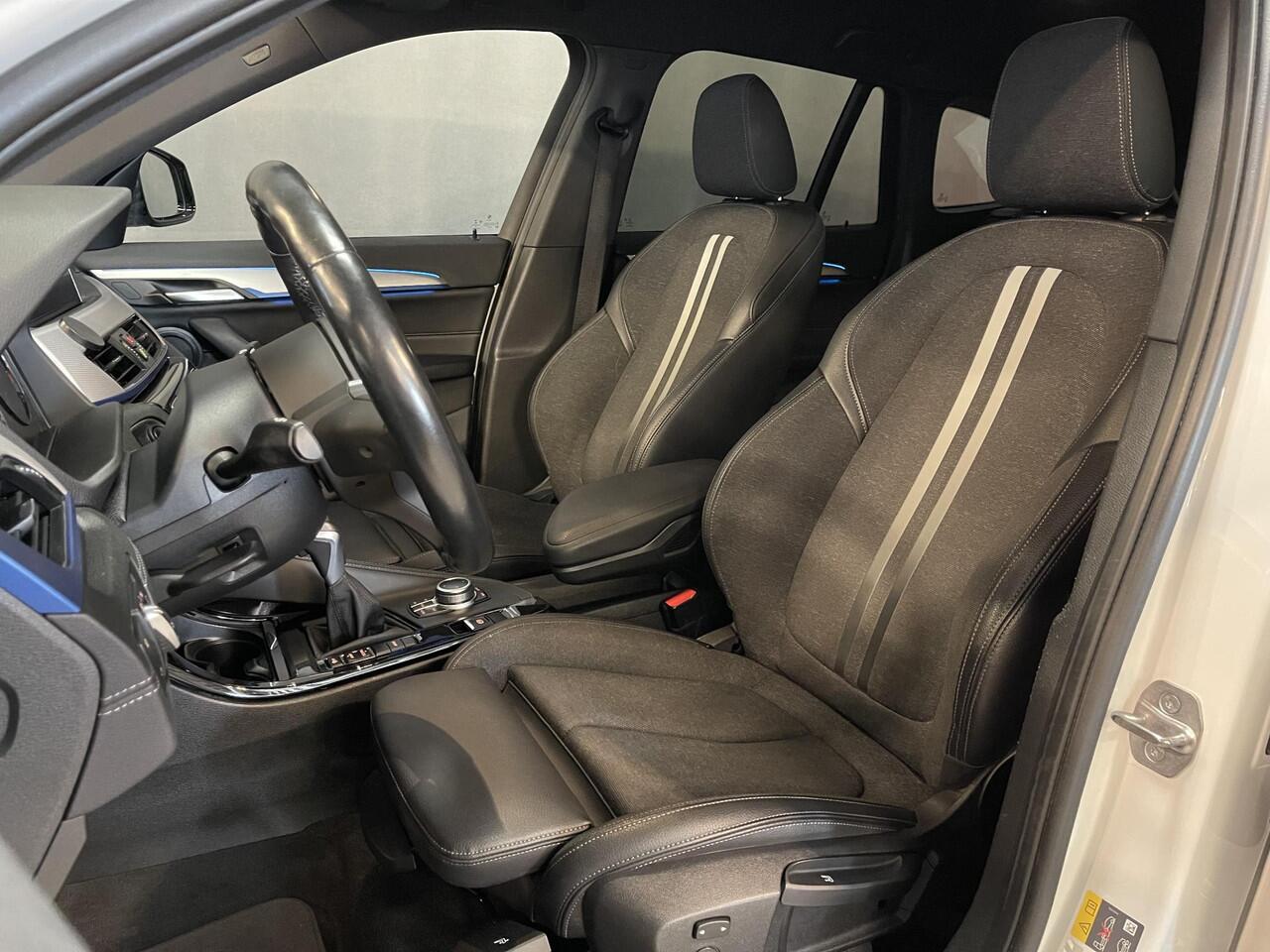 BMW X1 xDrive25e High Executive M Sport 18"/Stoelverwarming/Sportstoelen/Elektrische Klep/LED/DAB/Navigatie/PDC