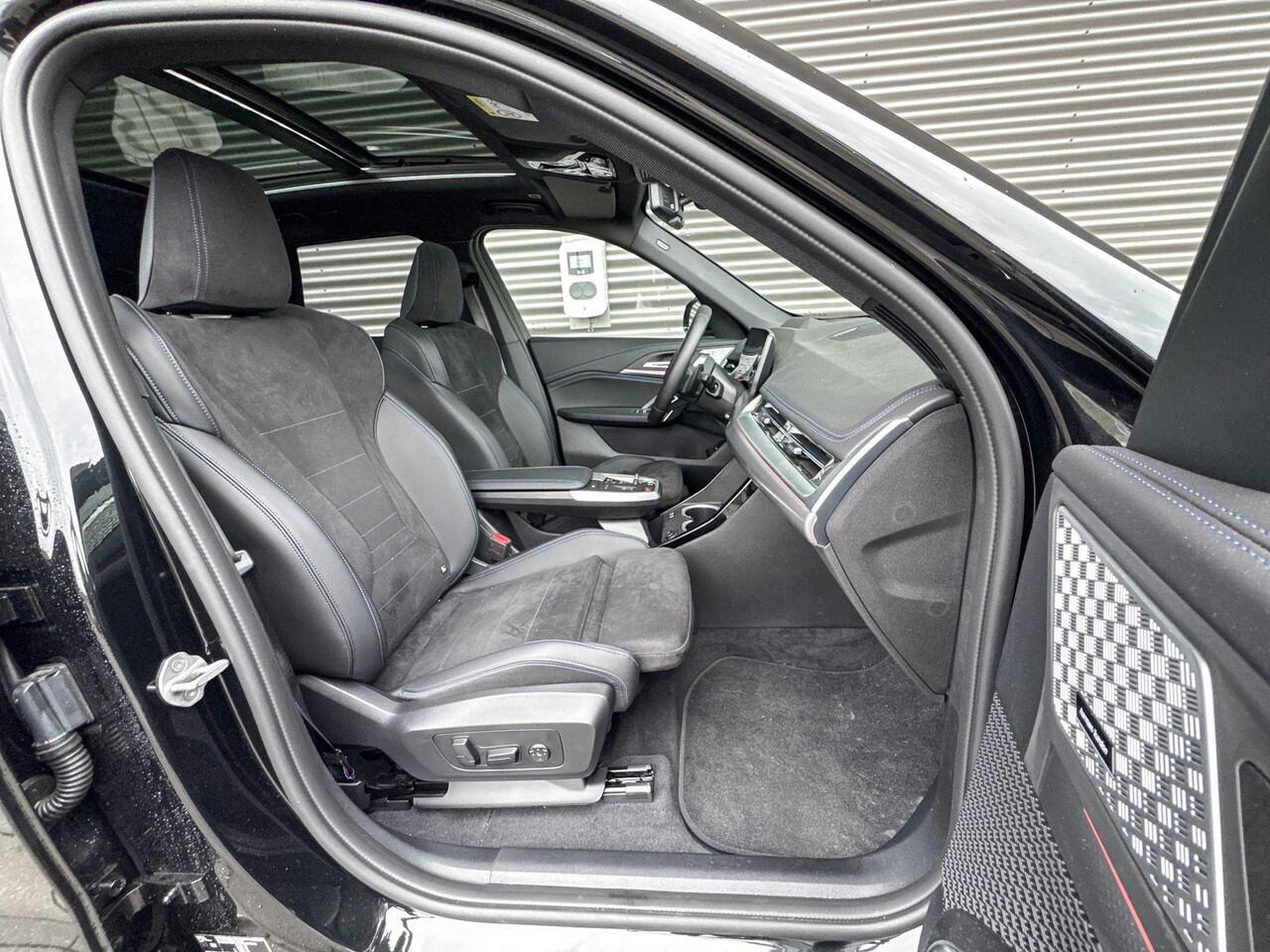 BMW X1 xDrive30e M Sportpakket Pro / Innovation Pack / Comfort Pack / Travel Pack / Trekhaak / Panoramadak / Driving Assistant Plus / Harman-Kardon