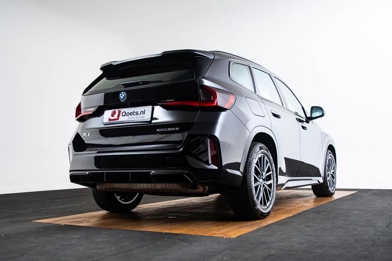 BMW X1 xDrive25e M Sport - Elektrisch verwarmde voorstoelen - Sportstoelen - Comfort Access Driving Assistant Plus - Grootlichtassistent - Adaptief M Onderstel - Automatisch dimmende binnenspiegel -
