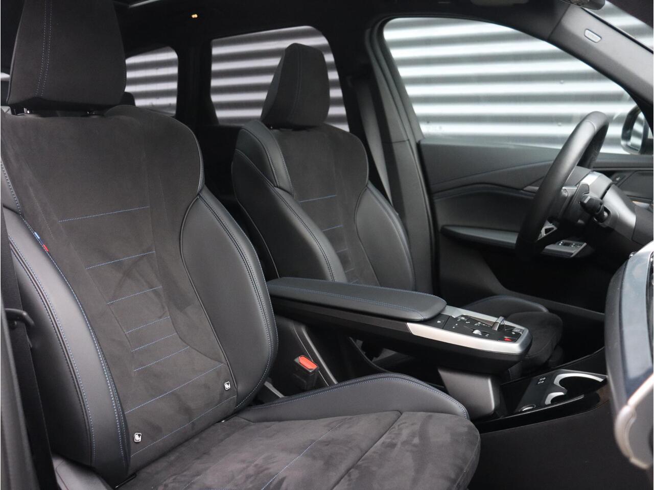 BMW X1 xDrive30e | M Sportpakket | Panodak | Head-Up | Driving Assistant Plus | Comfort acces| Parking Assistant Plus | 20'' LMV