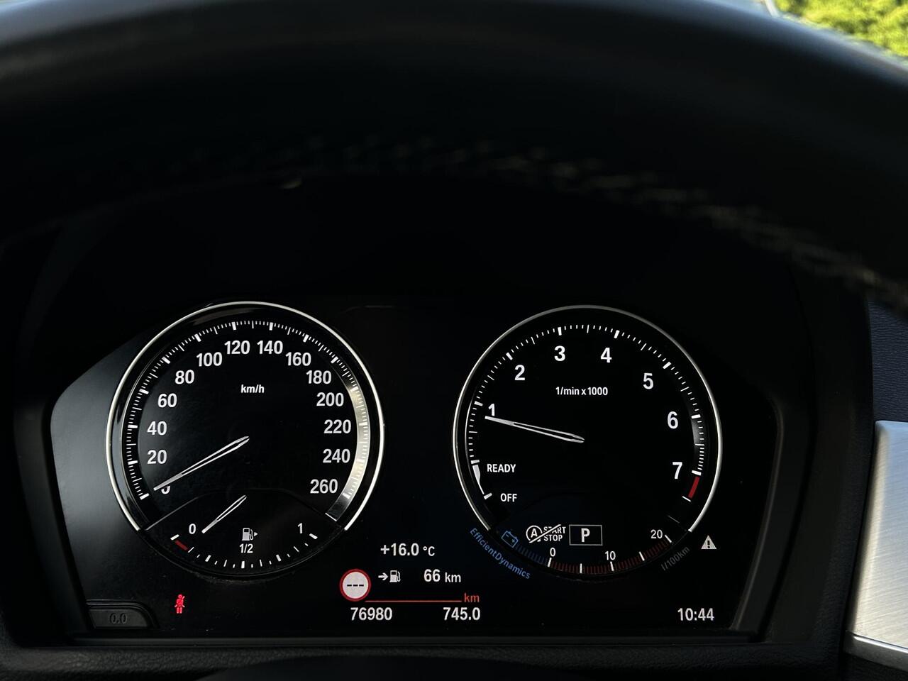 BMW X1 sDrive20i High Executive l Sfeer verlichting l Navi l Trekhaak l Electrische Klep