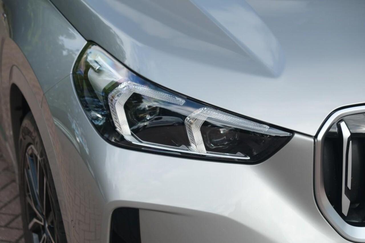 BMW X1 xDrive25e 245pk Aut. M Sport | Navi | Climate | Keyless | Camera | Alcatara | Elektrische Achterklep | Stoelverwarming | PDC