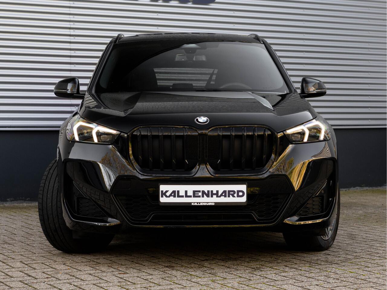 BMW X1 sDrive18i M-Sport Pro - Pano - Trekhaak - Driving Ass Plus - Harman Kardon