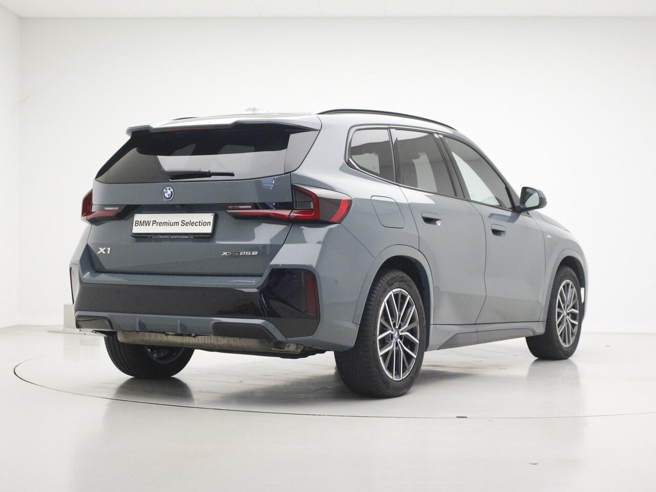 BMW X1 xDrive25e | M-Sport | Panorama | Trekhaak | Voorbereiding Driving Assistant Plus | Privacy Glass | Stoelverwarming