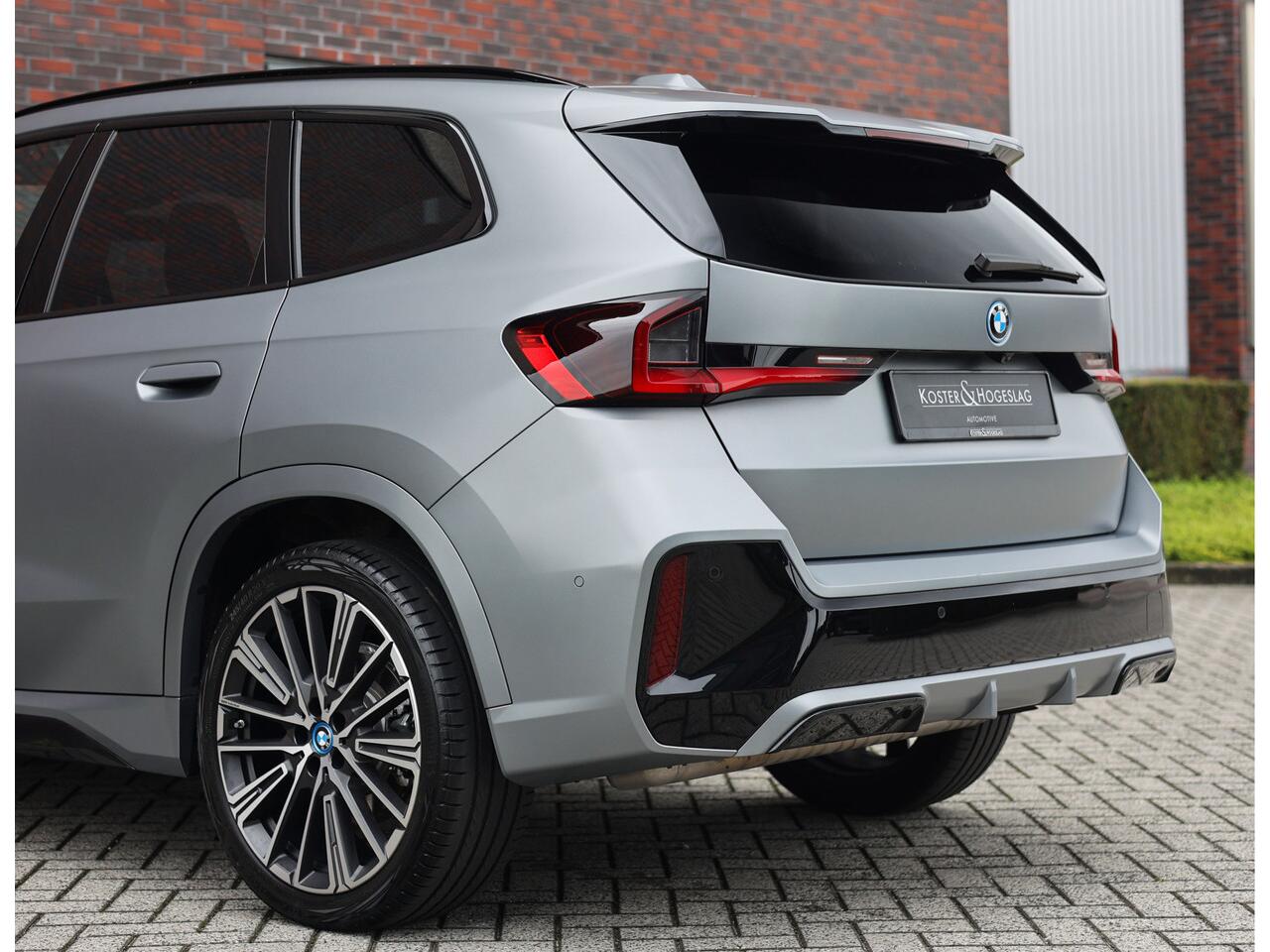 BMW X1 30e xDrive | M Sport Pro - Pano - H&K