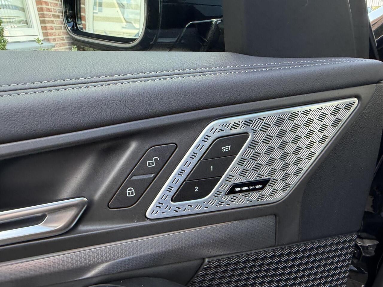 BMW X1 sDrive20i M-Sport Pano/Massagestoel/HarmanKardon