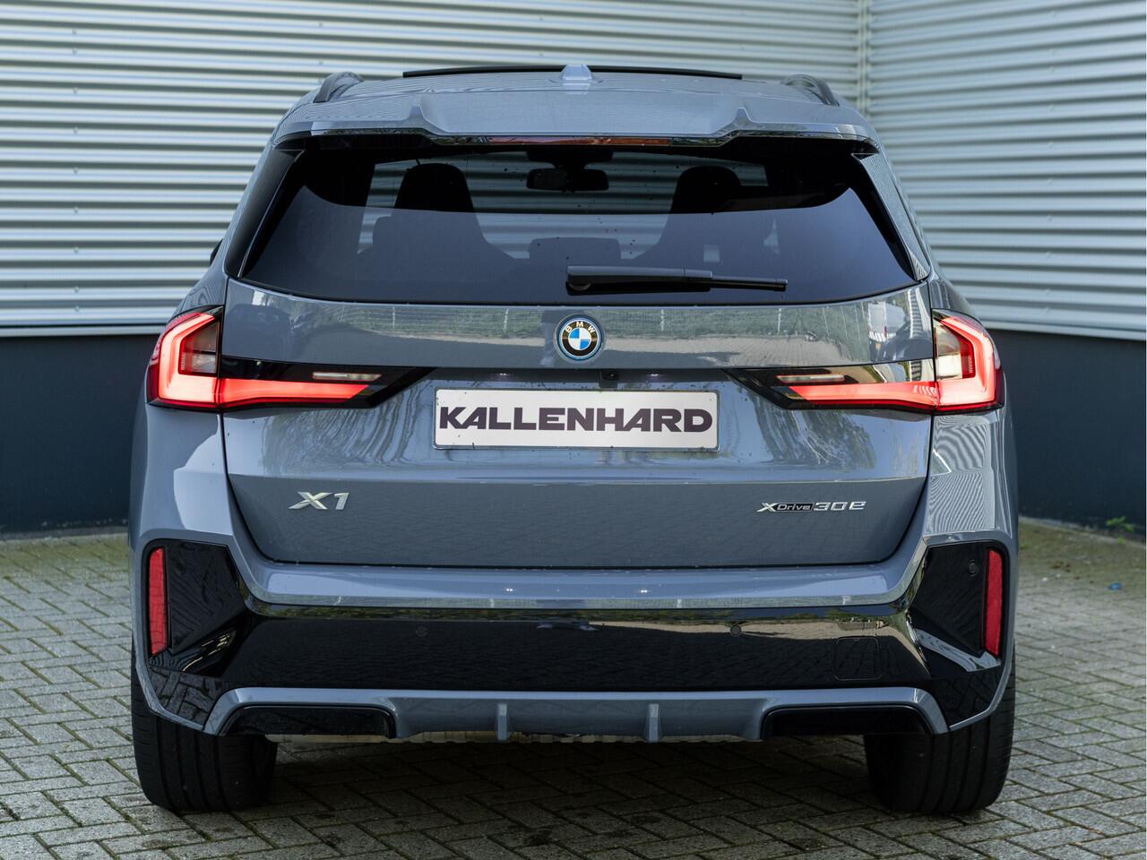 BMW X1 xDrive30e M-Sport Pro - M-Zetels - Full-Option - NP76.000