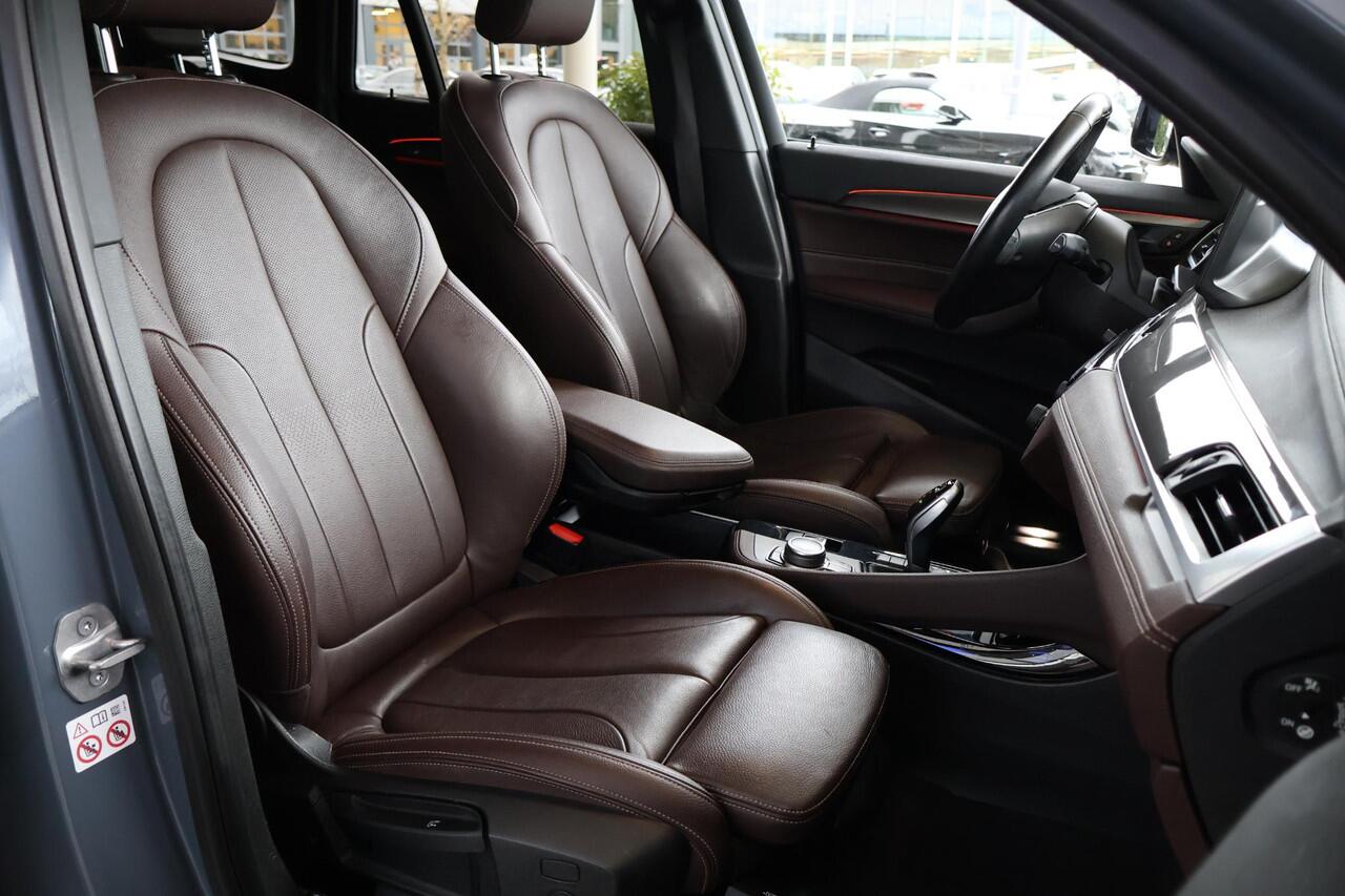 BMW X1 sDrive20i | High Executive | xLine | Leder | Stoelverwarming | Camera | Parkeersensoren | Head-Up Display | HiFi Systeem | M Shadow Line