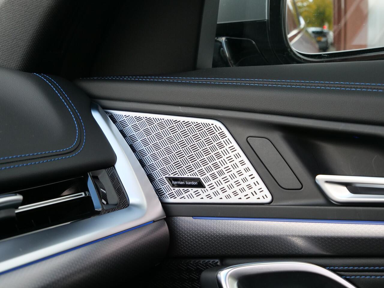 BMW X1 xDrive25e M Sport pakket Pro 245 Pk Automaat Schuifdak / Winterpakket / Harman Kardon