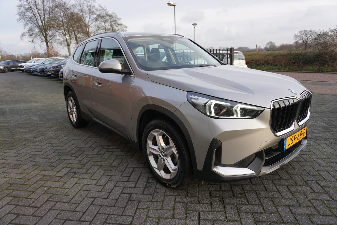 BMW X1 SDRIVE 18I BUSINESS EDITION KEURIGE NETTE STAAT VOLLEDIG DEALER ONDERHOUDEN CAMERA FULL LED NAVI ANDROID-APPLECARPLAY KEYLESS CLIMA CRUISE BLUETOOTH PDC V+A 18INCH ENZ...