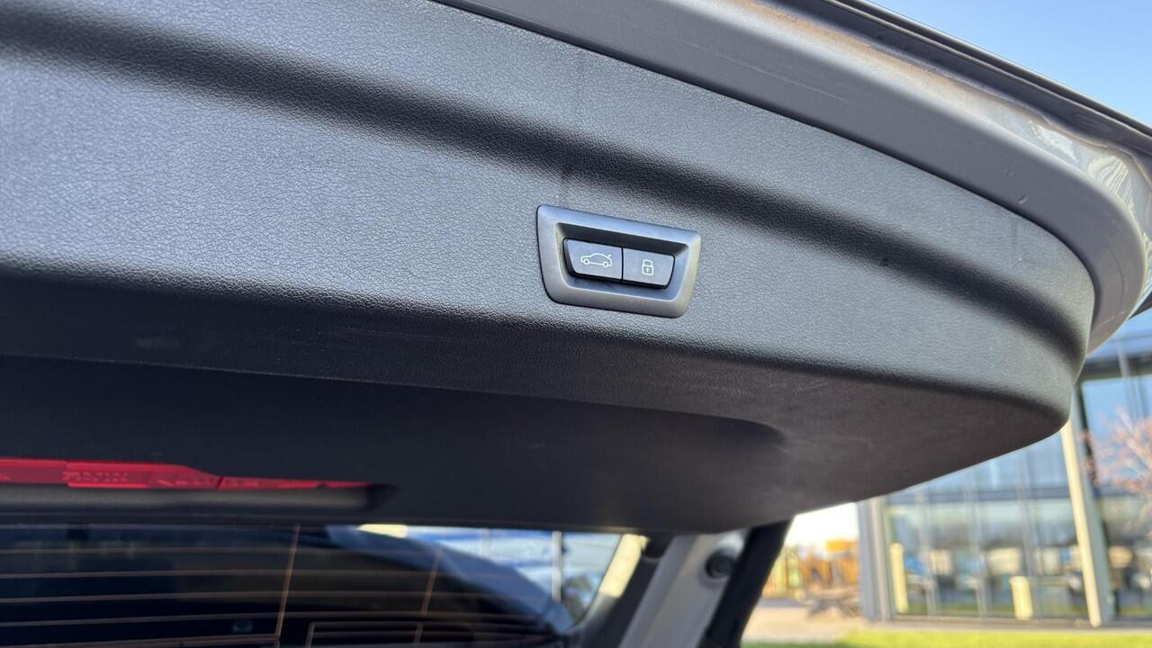 BMW X1 sDrive20i M-Sport schuifdak 19"