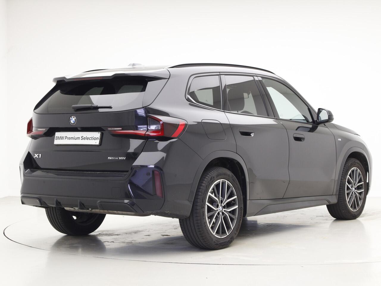 BMW X1 sDrive18i M-Sport | Panorama | Camera | Voorbereiding Driving Assistant Plus |