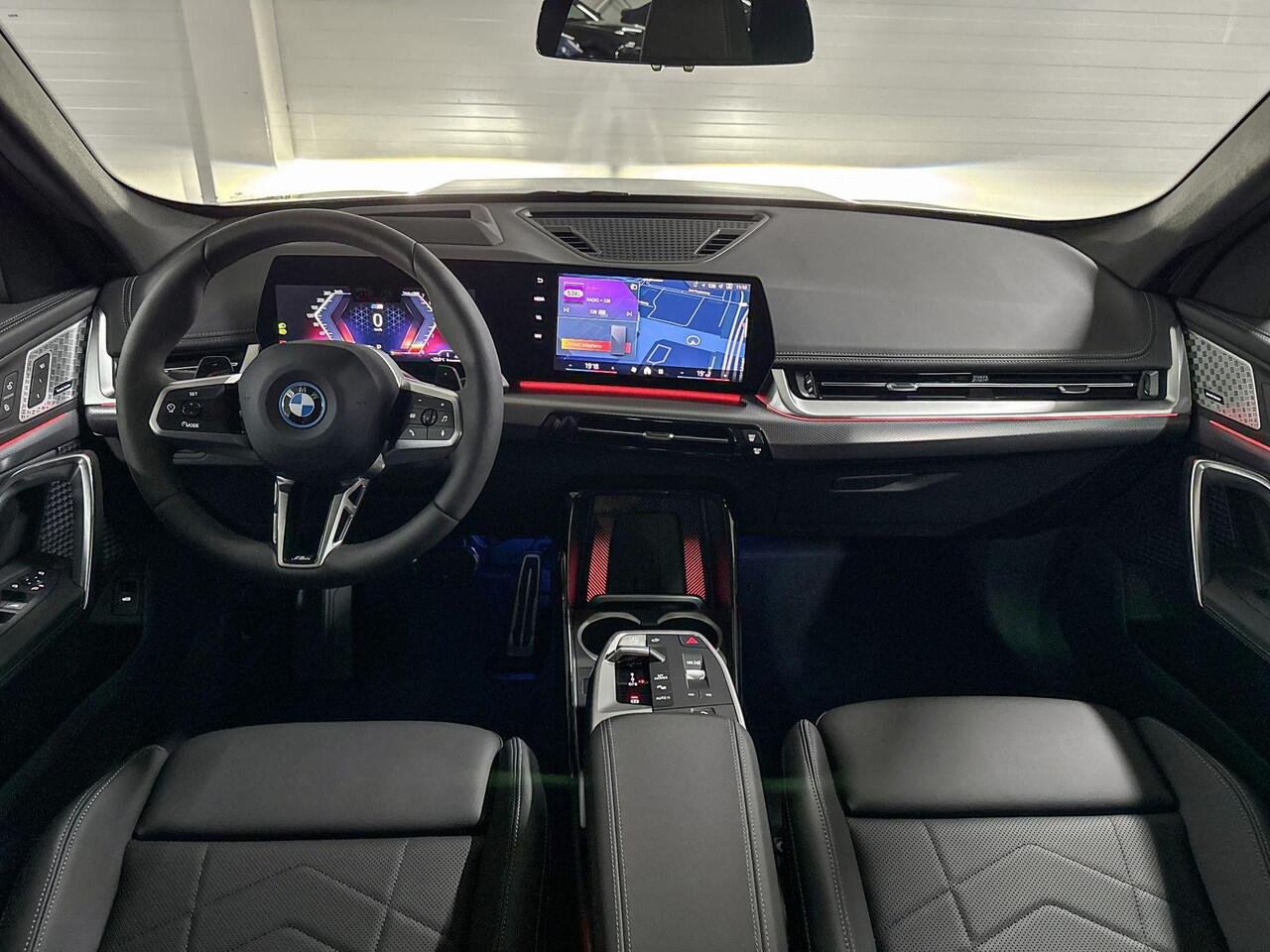 BMW X1 xDrive25e | M-Sport Pro | Travel Pack | Innovation Pack | Comfort Pack | Driving Assistant Professional | Harman/Kardon | Panoramadak | Comfort Access | Trekhaak