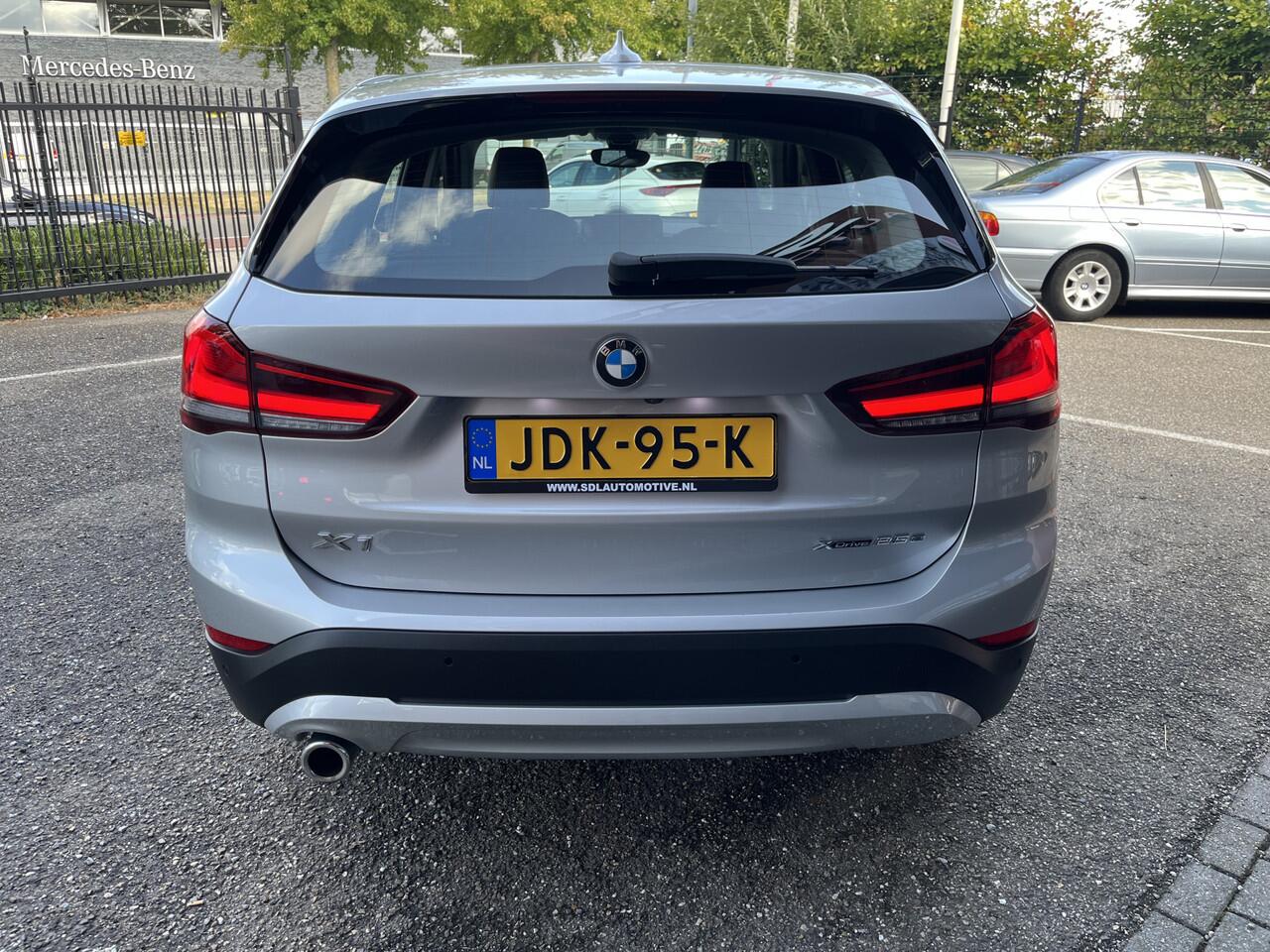 BMW X1 xDrive25e Executive // GROOT NAVI // CAMERA // CRUISE // CLIMA // STOEL VERWARMING // ELEK. KLEP //