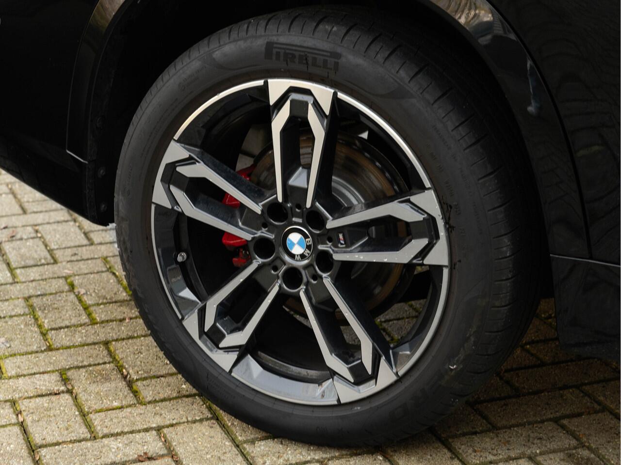 BMW X1 sDrive18i M-Sport Pro - Pano - Driving Ass Plus - Trekhaak - Harman Kardon