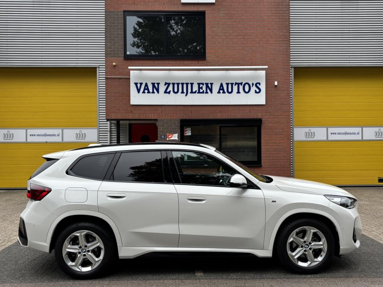 BMW X1 sDrive18i M-Sport Panorama Head-up Keyless HarmanKardon LED