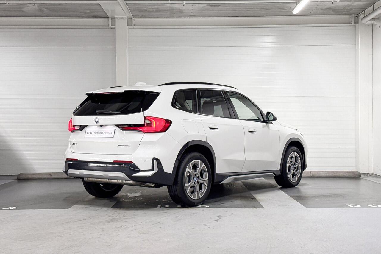 BMW X1 xDrive30e X Line | stoelverwarming | camera | Sportstoelen