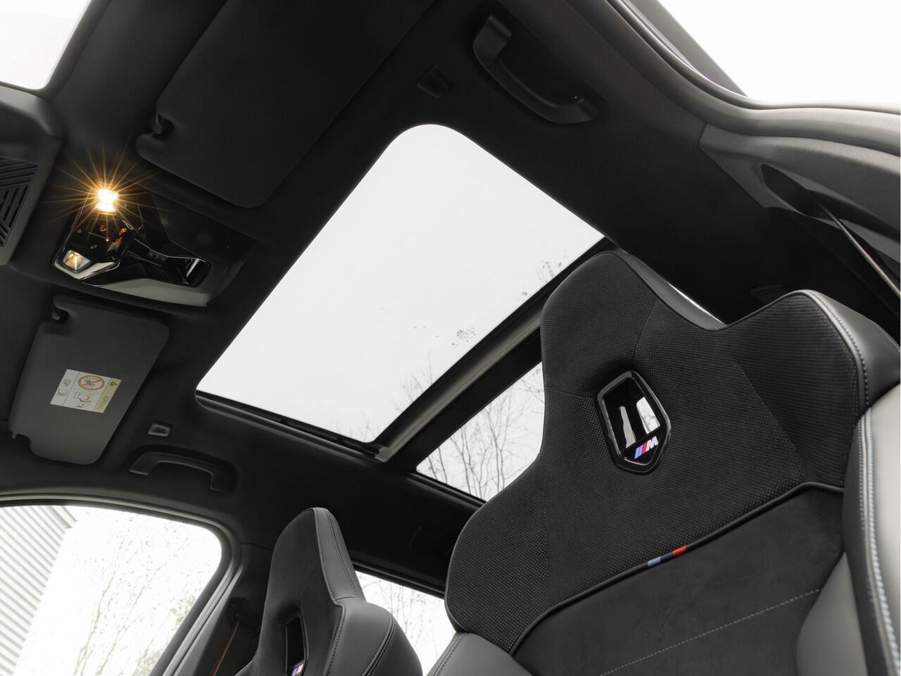 BMW X1 xDrive30e M-Sport Pro - Pano - Trekhaak - Driving Ass Prof - Harman Kardon