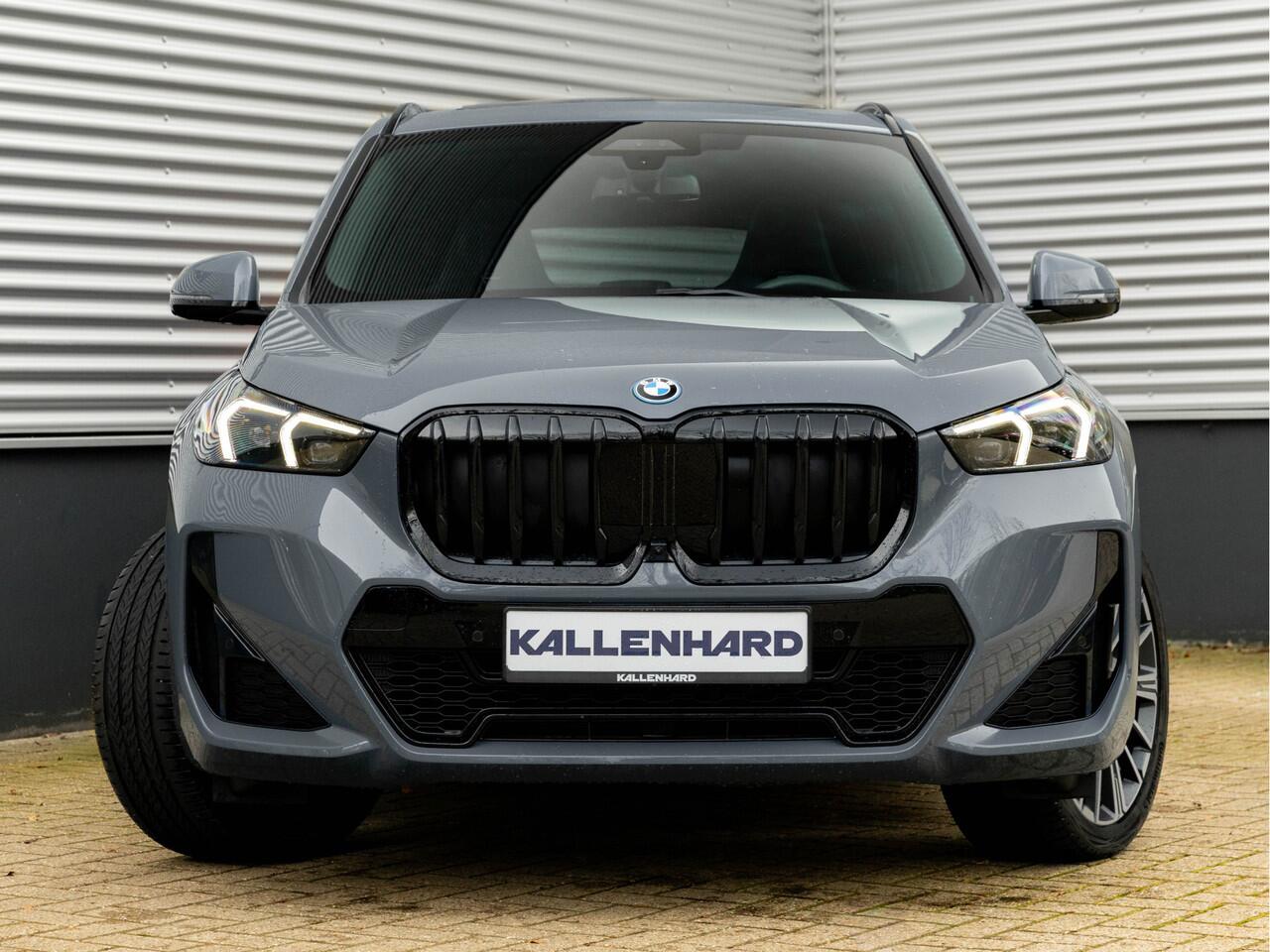 BMW X1 xDrive30e M-Sport Pro - Pano - Trekhaak - Driving Ass Prof - Harman Kardon