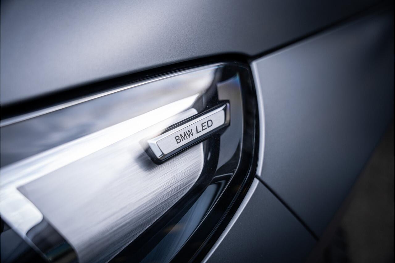 BMW X1 xDrive30e ** Panodak ** Innovation ** Driving Assistant NP 74K ** 1.800kg trekgewicht! Tot 98km elektrisch bereik