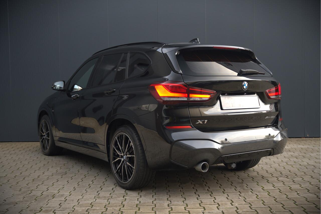BMW X1 xDrive25e Executive M Sport | Stoelverwarming | Trekhaak | Parkeersensoren | Navigatie | Keyless | Cruise Control | LED | Climate Control | DAB | BTW |