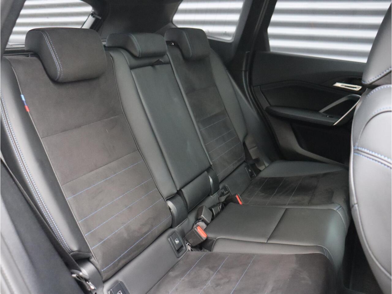 BMW X1 xDrive30e | M Sportpakket | Panodak | Head-Up | Driving Assistant Plus | Comfort acces| Parking Assistant Plus | 20'' LMV