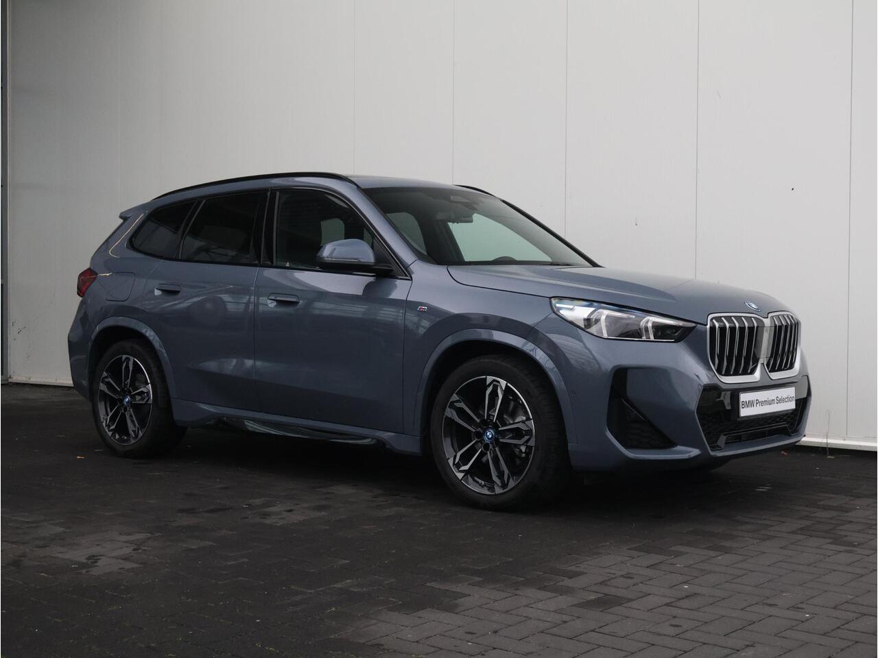 BMW X1 xDrive25e M Sportpakket Pano - Elektrische Trekhaak - Stoelverwarming - Harman/Kardon