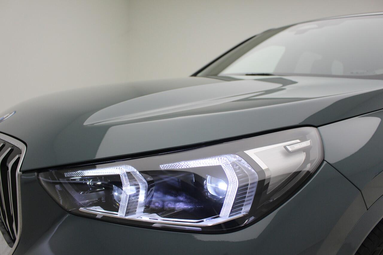 BMW X1 xDrive25e M-Sport | Panorama | Voorbereiding Driving Assistant Plus | Trekhaak | Camera