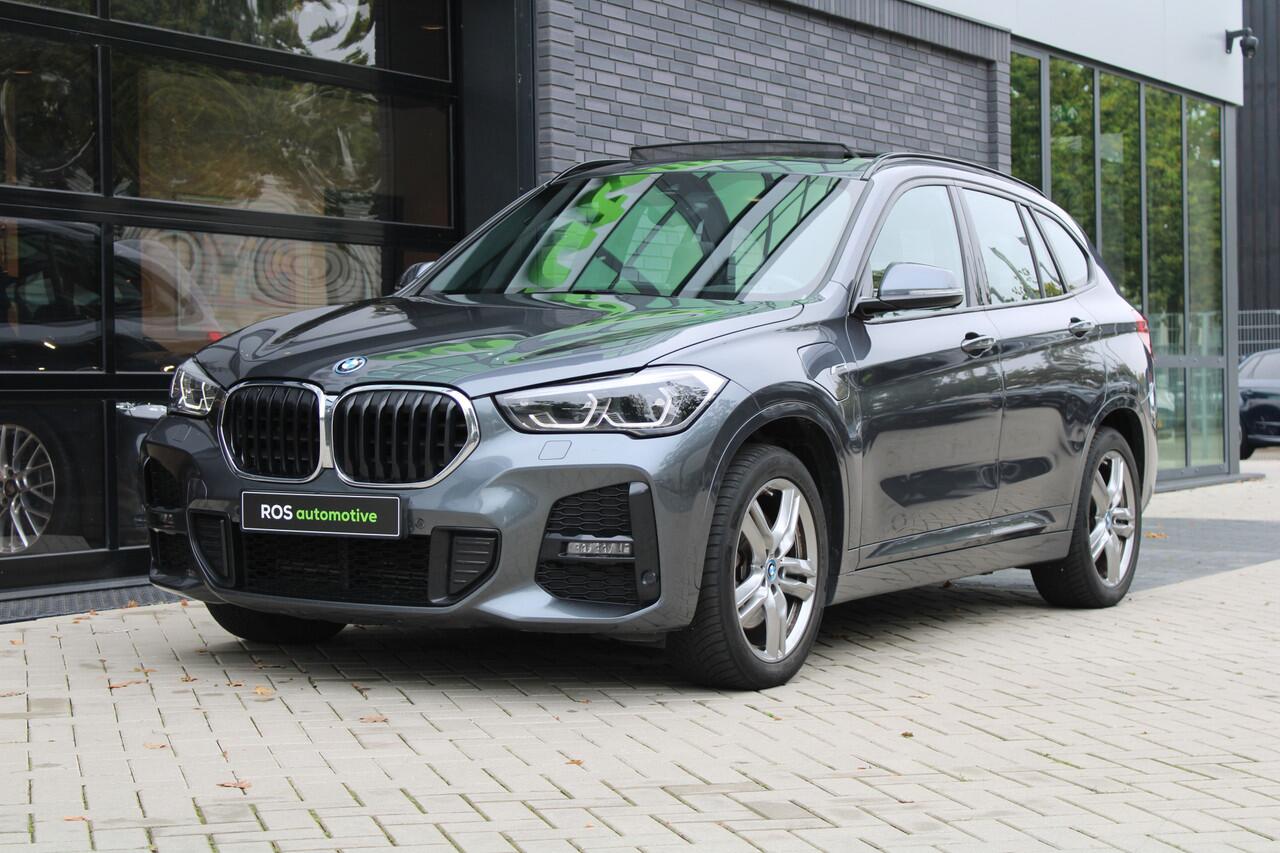 BMW X1 xDrive25e High Executive M-SPORT | BTW | PANO | ACC | CAMERA | KEYLESS | HUD | STOELVERWARMING |