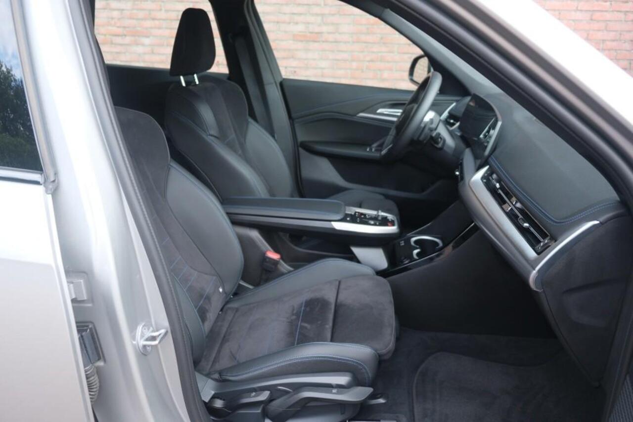 BMW X1 xDrive25e 245pk Aut. M Sport | Navi | Climate | Keyless | Camera | Alcatara | Elektrische Achterklep | Stoelverwarming | PDC