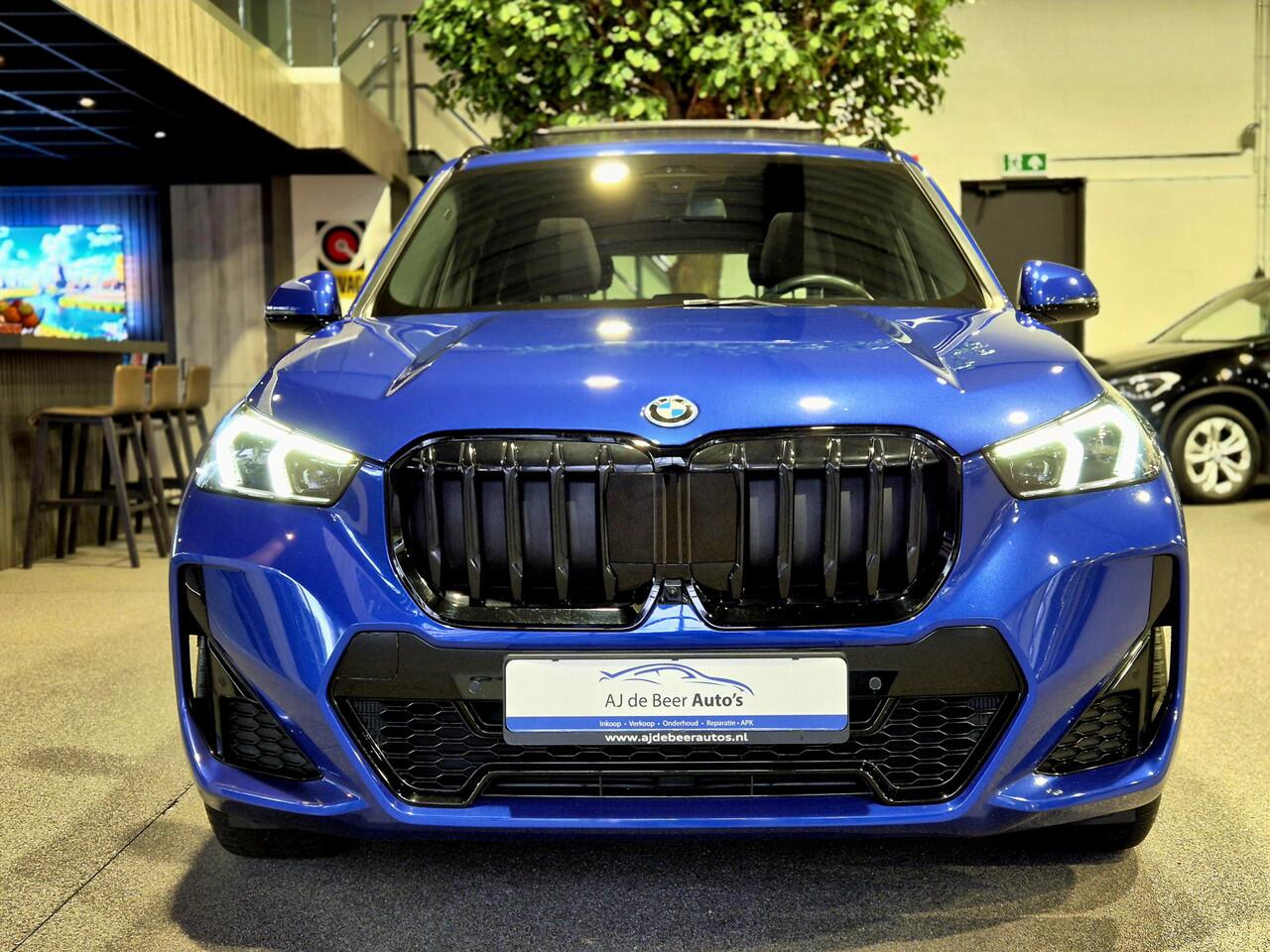 BMW X1 xDrive25e High Executive M-Sport | Panorama | HUD | 360 Camera | Stoelverwarming | Carplay/Android