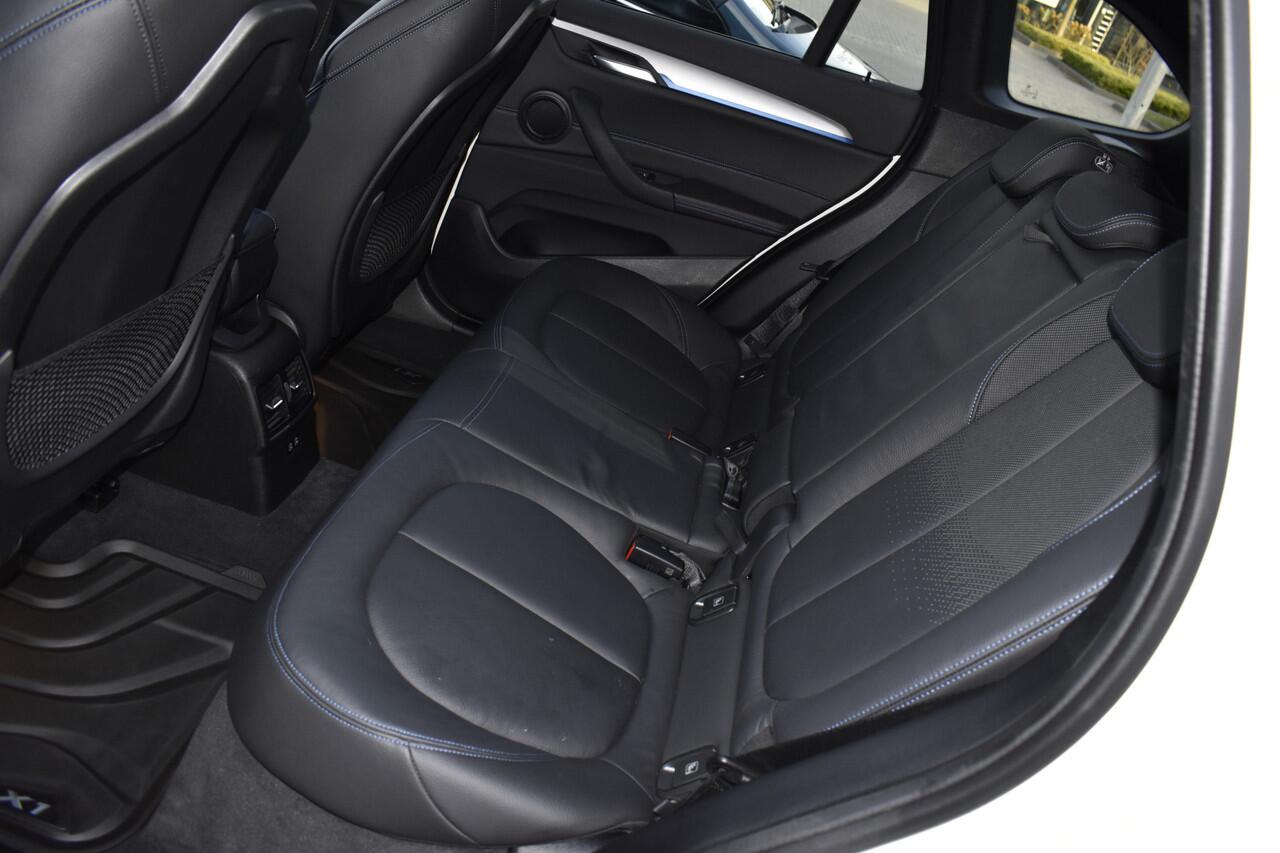 BMW X1 xDrive25e Executive Edition M-pakket Pano - CarPlay - Cruise - Trekhaak