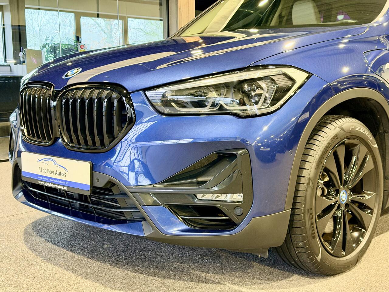 BMW X1 xDrive25e Executive Sportline | Beige leder | Camera | Trekhaak