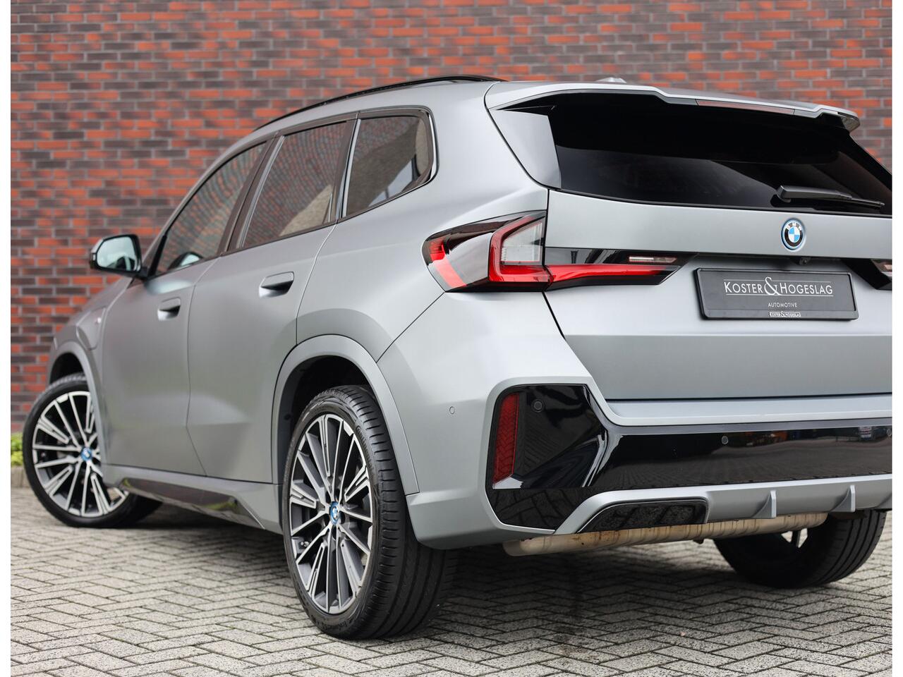 BMW X1 30e xDrive | M Sport Pro - Pano - H&K