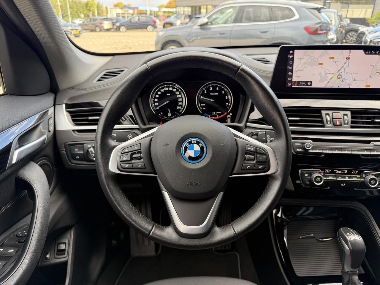 BMW X1 xDrive25e High Executive Sport Line Head-Up Display LED Elek Stoelverstelling Navi Plus PDC 18 Inch