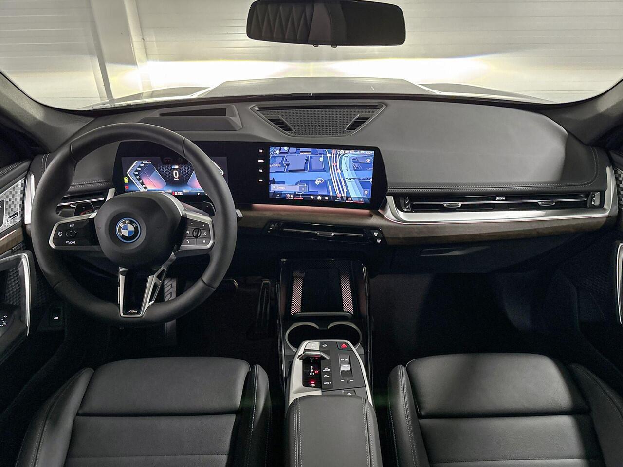 BMW X1 xDrive30e | M-Sport Pro | Travel Pack | Innovation Pack | Comfort Pack | Driving Assistant Professional | Harman/kardon | Panoramadak | Comfort Access | Trekhaak | Selections