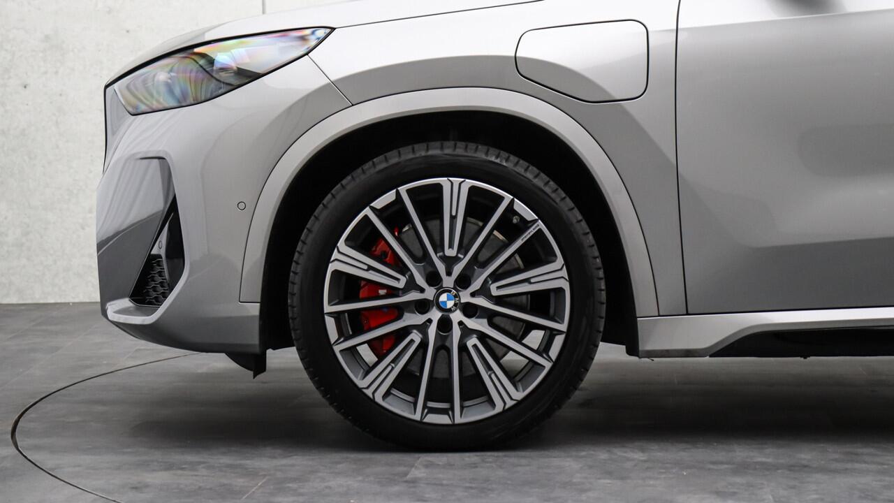BMW X1 xDrive30e M-Sport Pro | Massage | Harman/Kardon | Panoramadak | Head-up | Trekhaak