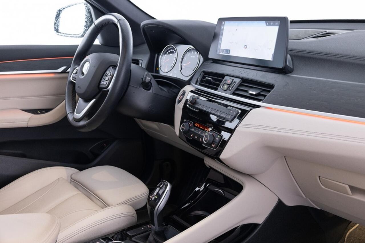 BMW X1 sDrive20i Business Edition Plus | PANORAMADAK | LEDER
