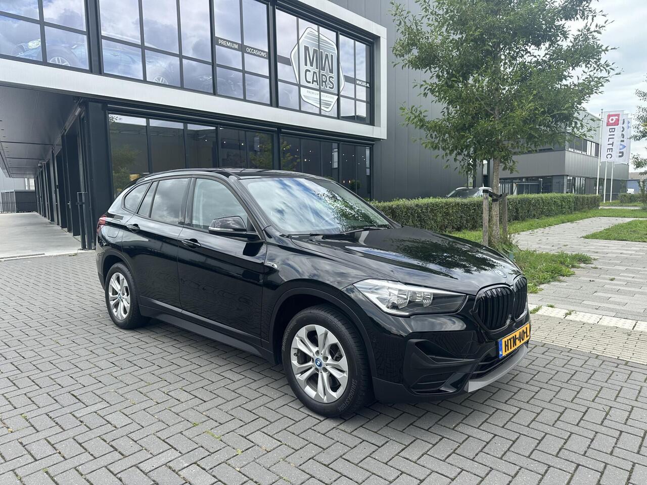 BMW X1 xDrive25e Exec. Pano, Navi, Trekhaak