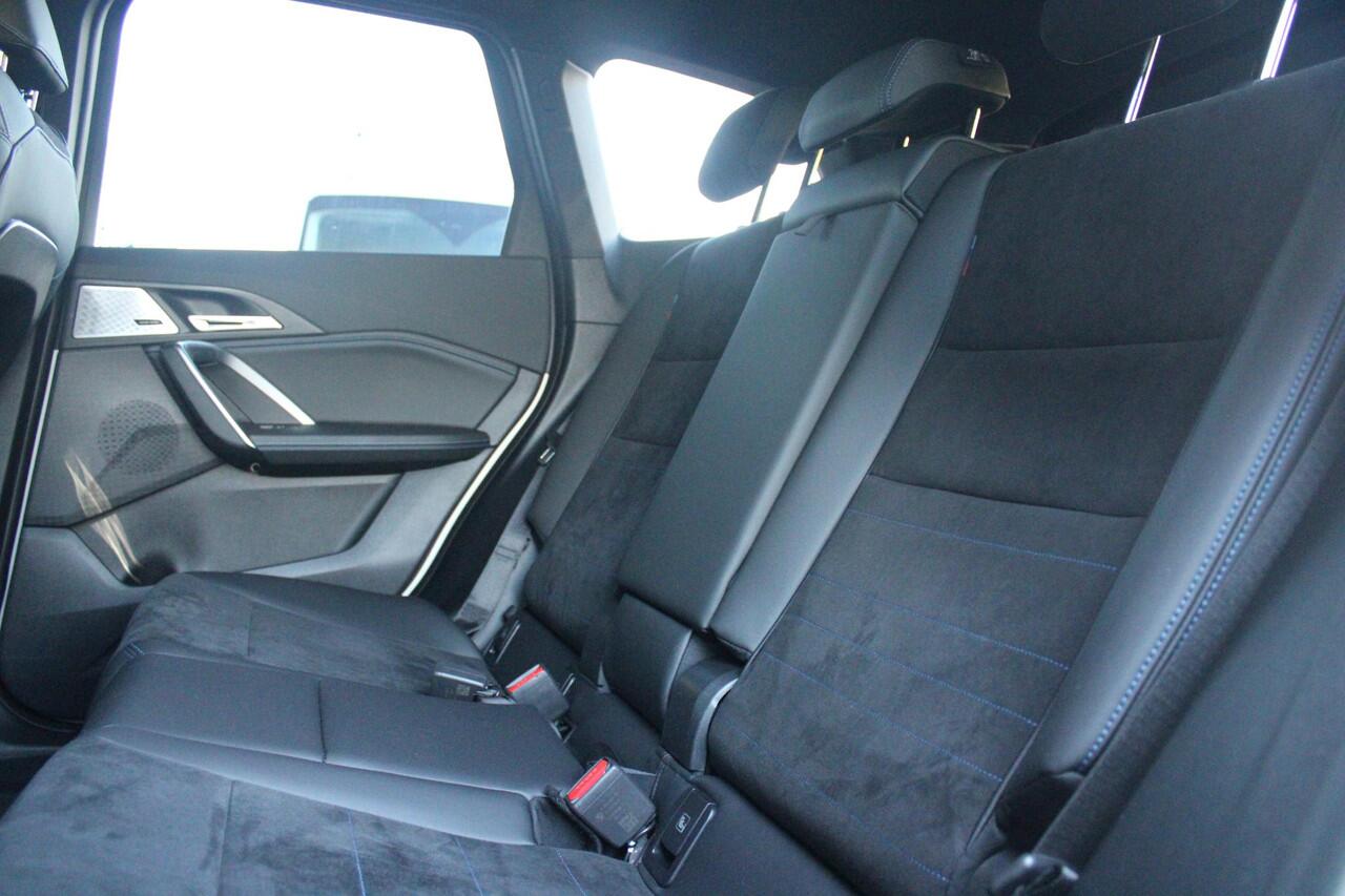 BMW X1 xDrive30e M-SPORT | PANORAMISCH SCHUIF/KANTEL DAK | ELEKTRISCH WEGKLAPBARE TREKHAAK | HARMAN/KARDON AUDIO SYSTEM | ALARMINSTALLATIE | ELEKTRISCH BEDIENBARE VOORSTOELEN MET GEHEUGENFUNCTIE "ACTIEVE ZITPLAATSEN" | STOEL VERWARMING | DRIVING ASSISTANT PROFES