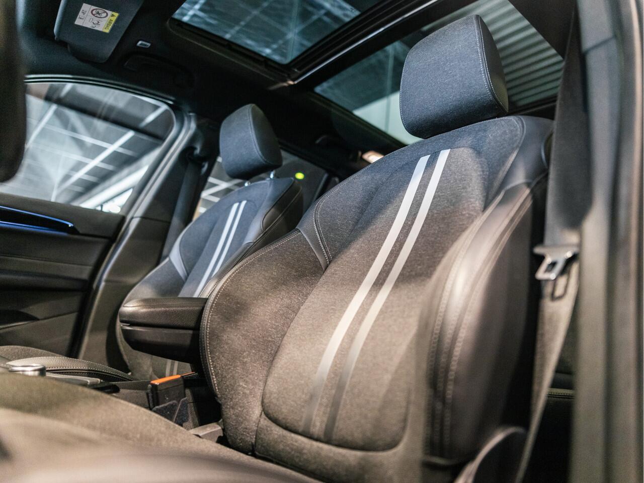 BMW X1 xDrive25e High Executive M-Sport | Panorama | Trekhaak | 19" | Camera |