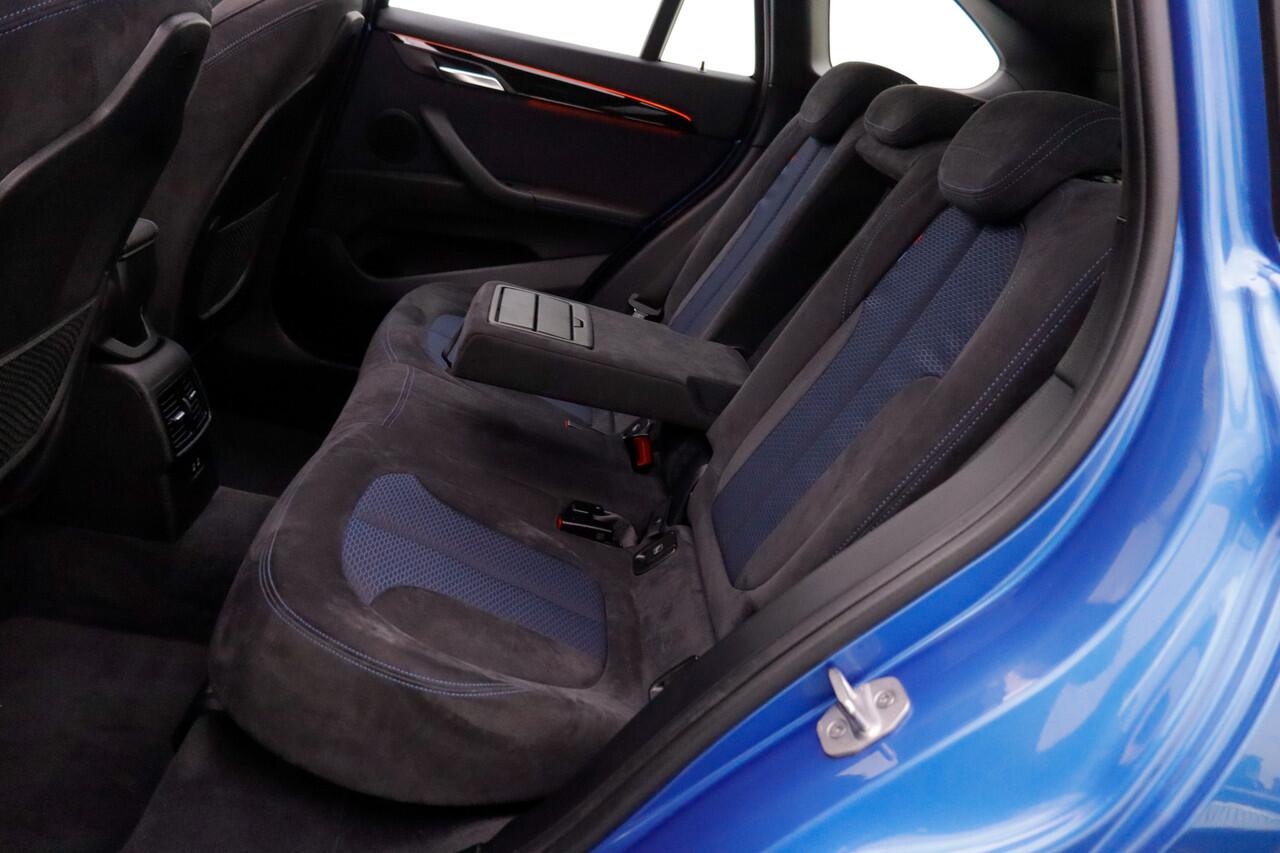 BMW X1 20iA M-SPORT Edition PANO | HEAD UP | CAMERA | ALCANTARA | STOELVERW | NAVI | DAB | ELEK KLEP | LMV 18''