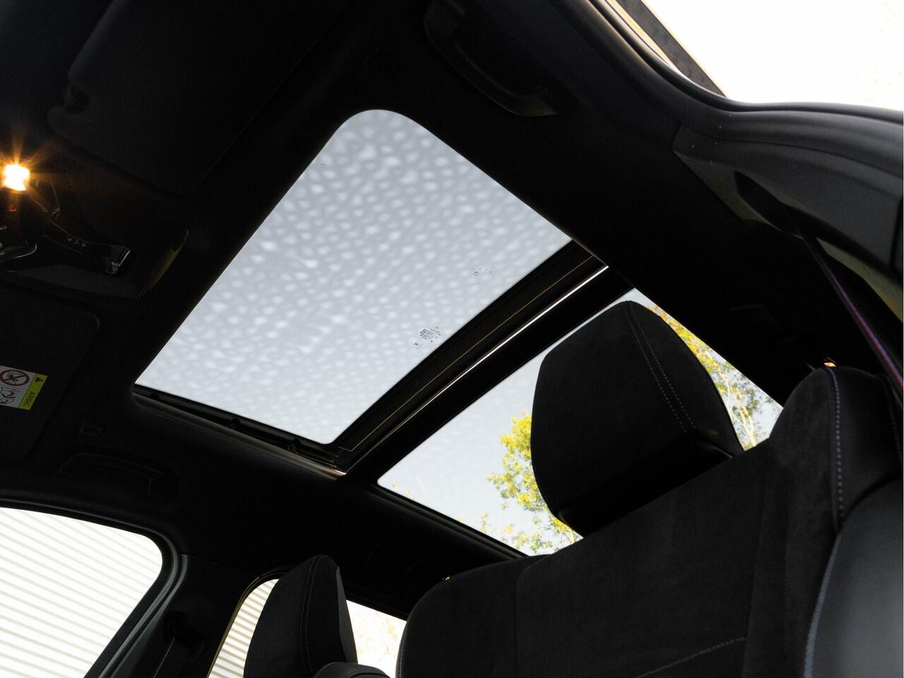 BMW X1 sDrive18i M-Sport Pro - Pano - Trekhaak - Driving Ass Plus - Harman Kardon