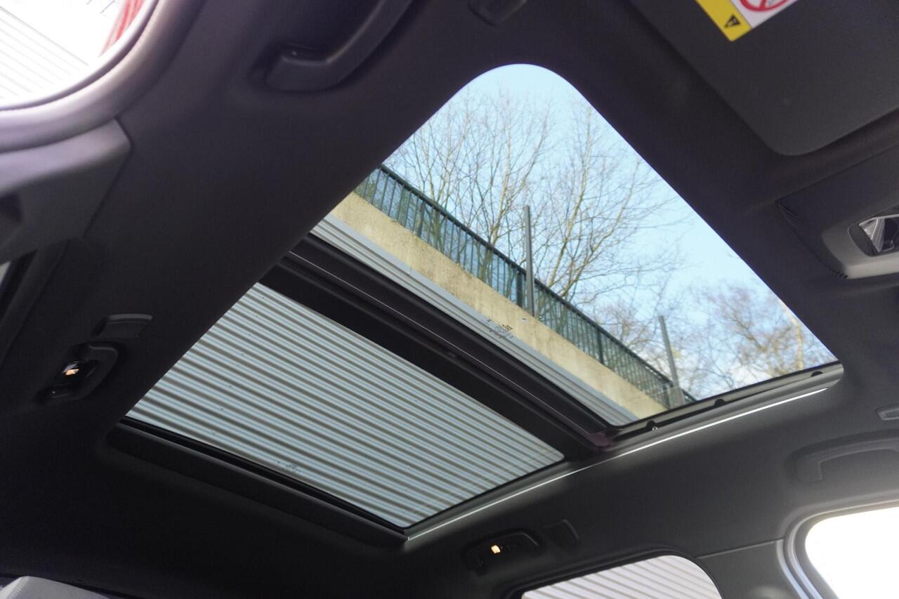 BMW X1 xDrive25e M Sportpakket Pro | Comfort Pack | Trekhaak met elektrisch wegklapbare kogel | Glazen panoramadak | Harman-Kardon sound system | Elektrisch verstelbare stoelen