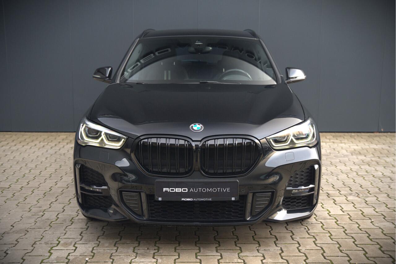 BMW X1 xDrive25e Executive M Sport | Stoelverwarming | Trekhaak | Parkeersensoren | Navigatie | Keyless | Cruise Control | LED | Climate Control | DAB | BTW |