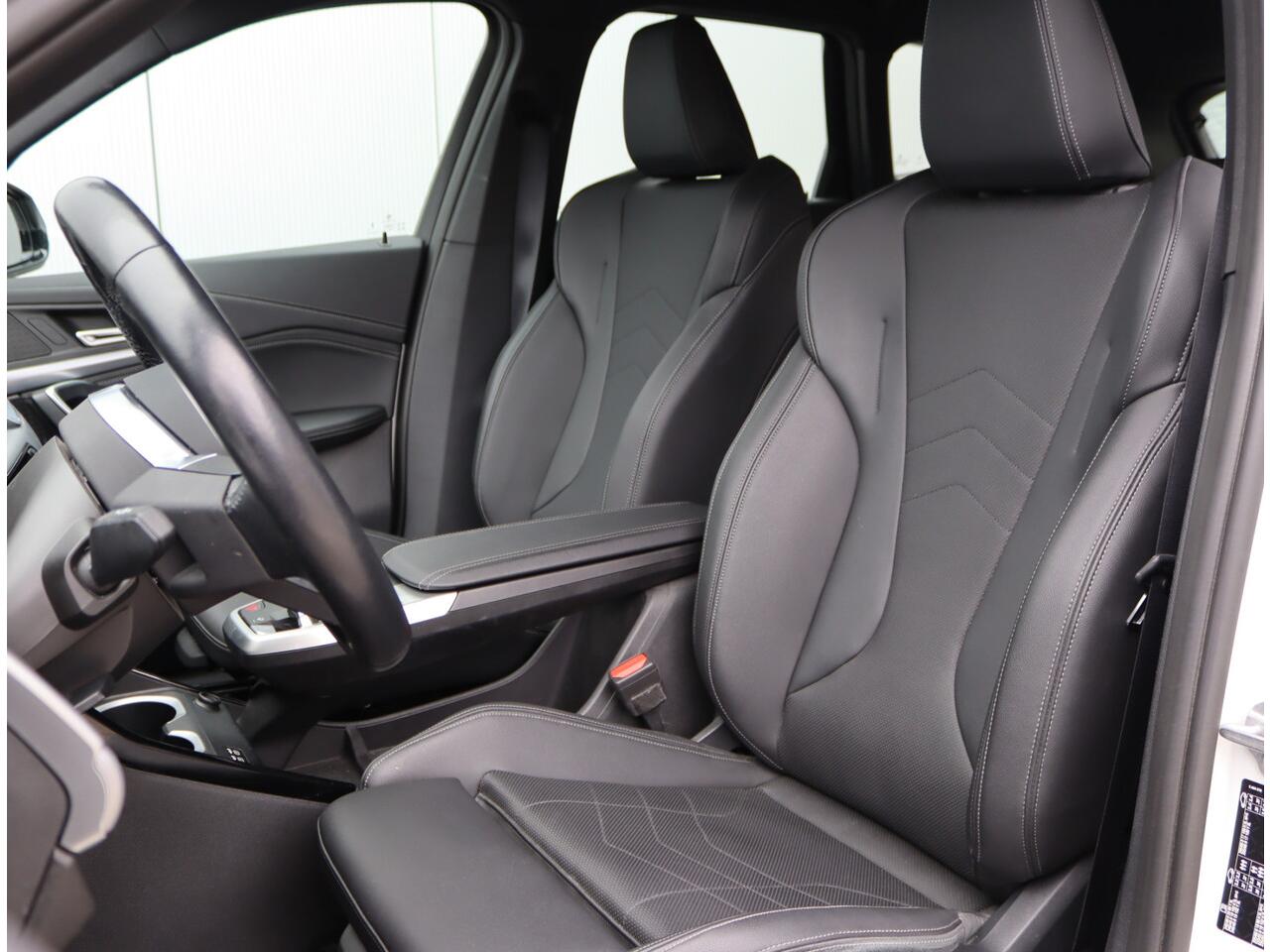 BMW X1 sDrive18i | Leder | Trekhaak | Parkeercamera | Keyless | Org. NL